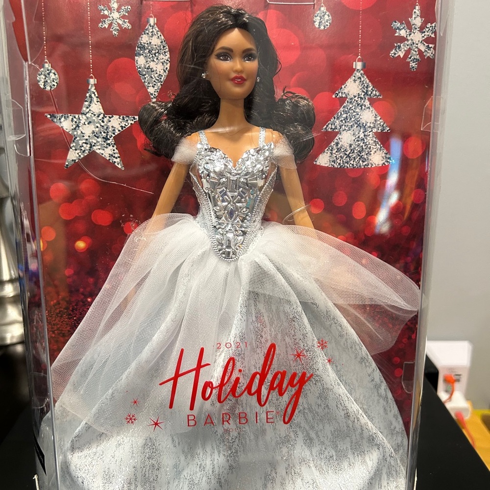 Holiday Barbie  Silver and White Holiday 2021 Decor Collection